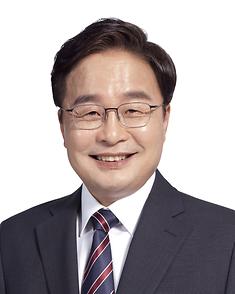 김우영