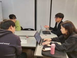 청년공익활동가학교29기 참가자들의 토론 모습