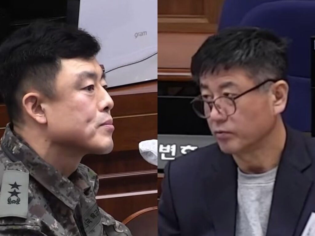 노상원 공판에 출석한 문상호(좌)와 노상원(우). 서울중앙지방법원 공판 중계 유튜브 캡처